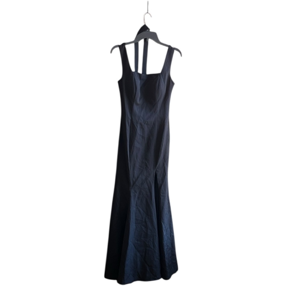 Unbranded black form fitting formal maxi dress with deep split on right leg
